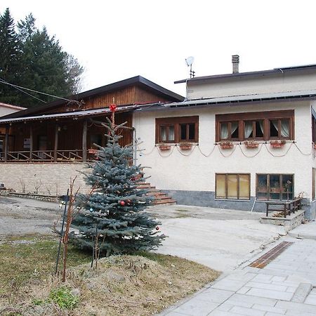 Guest House Caracas Lorica Exteriör bild