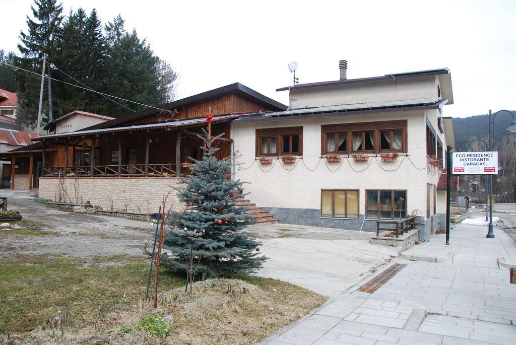 Guest House Caracas Lorica Exteriör bild