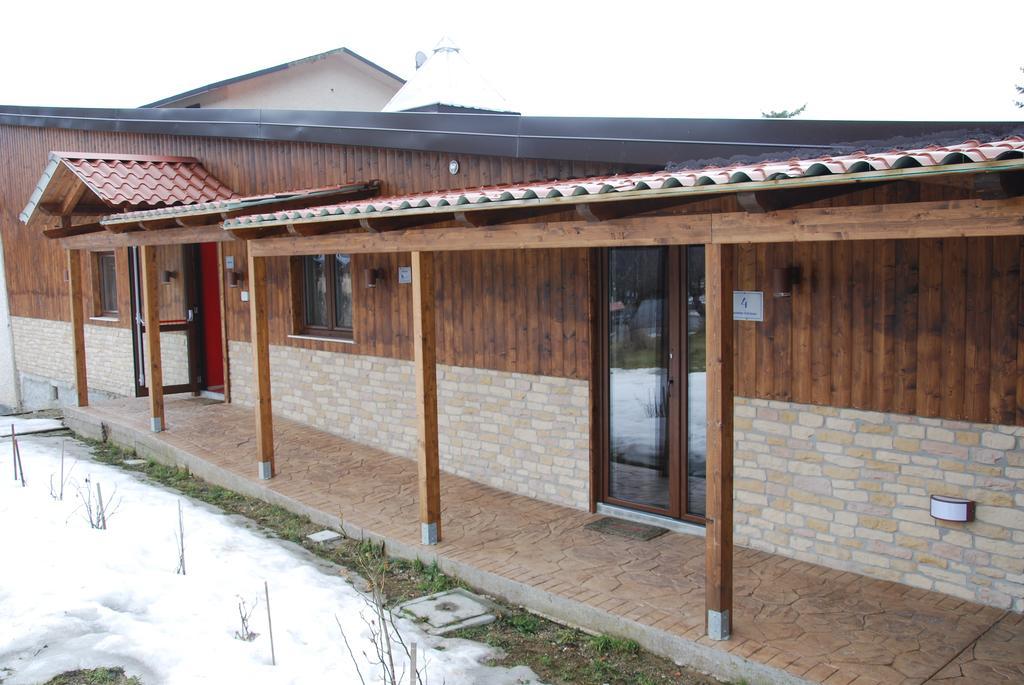 Guest House Caracas Lorica Exteriör bild
